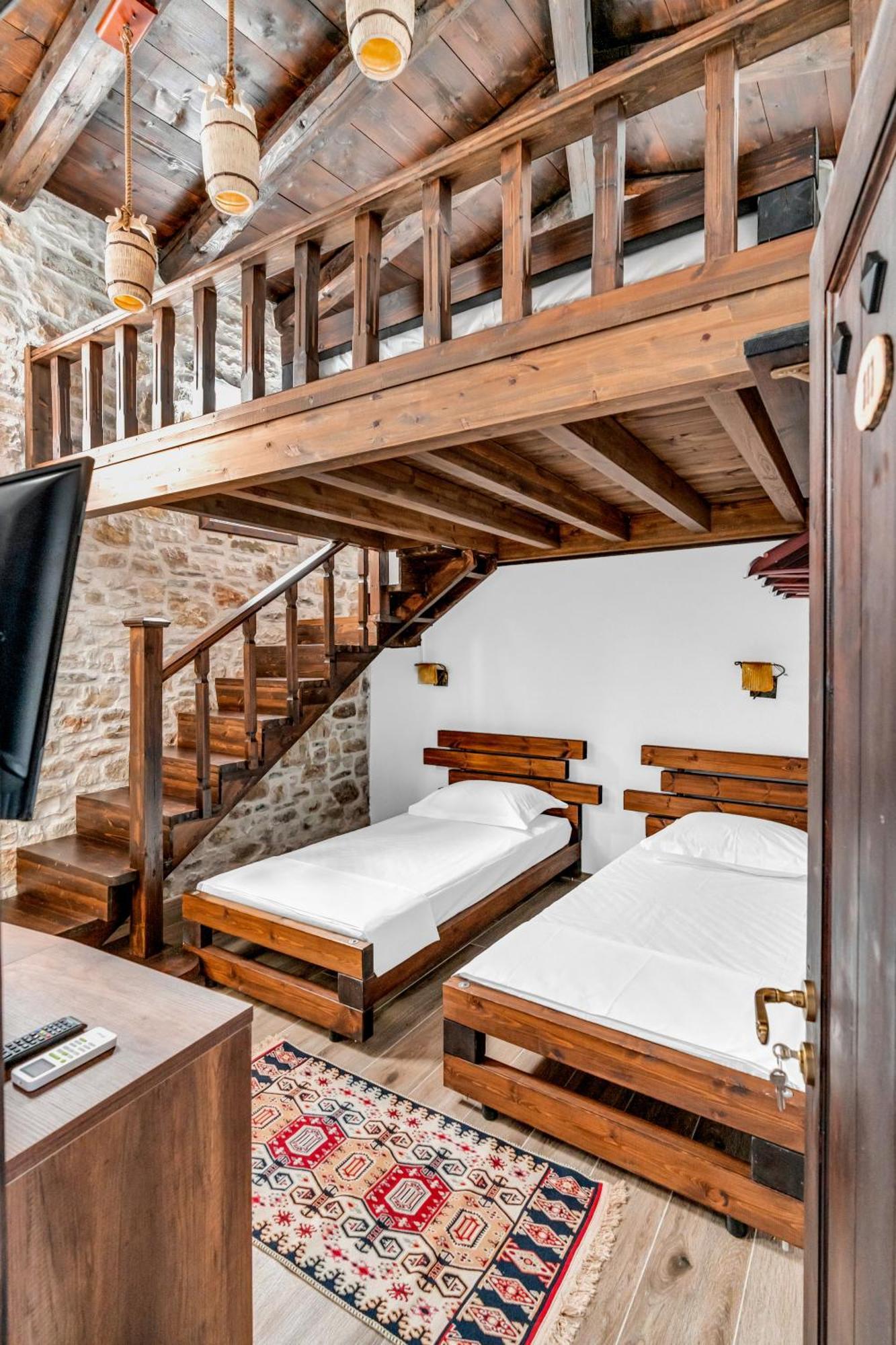 Hotel Bohem Berat Exterior photo