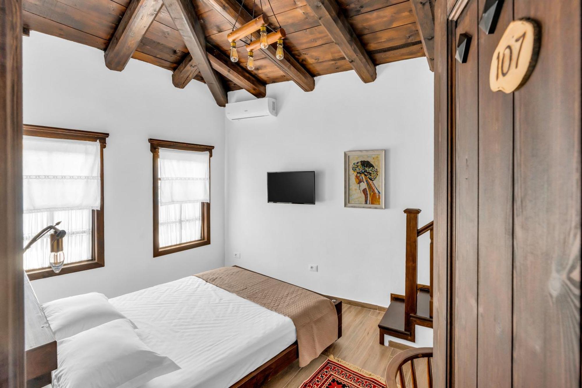 Hotel Bohem Berat Exterior photo