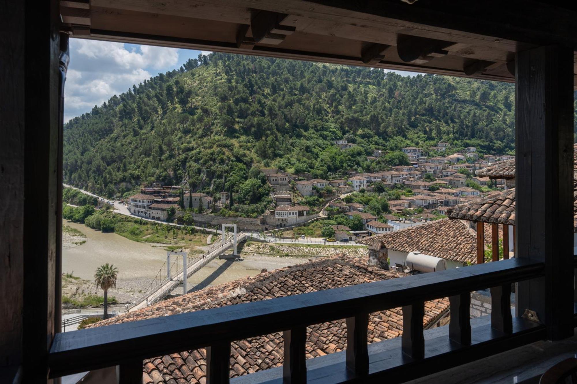 Hotel Bohem Berat Exterior photo