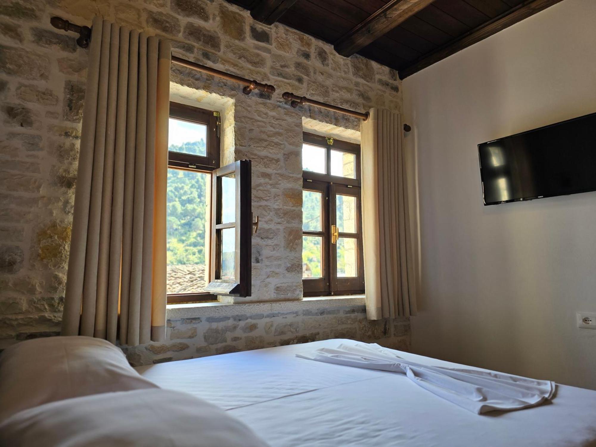 Hotel Bohem Berat Exterior photo